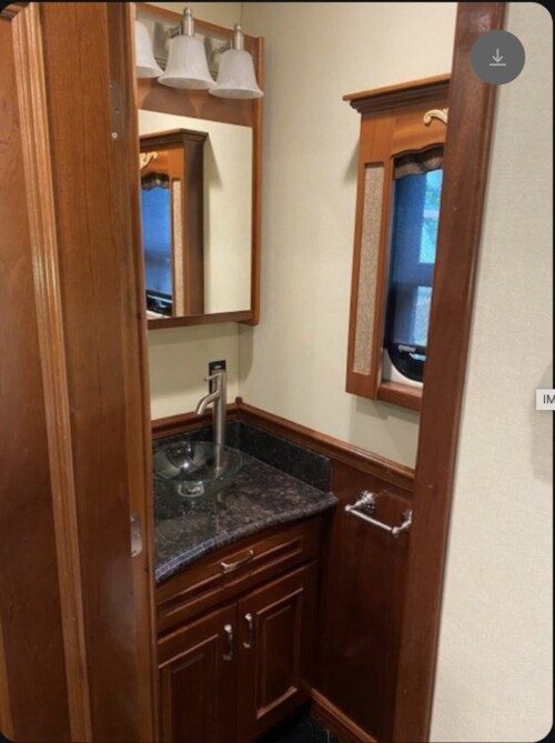 2014 IKON Model 3400RMC Bath and 1/2 Cascadia Quad Slide, 66K Miles - Image 10